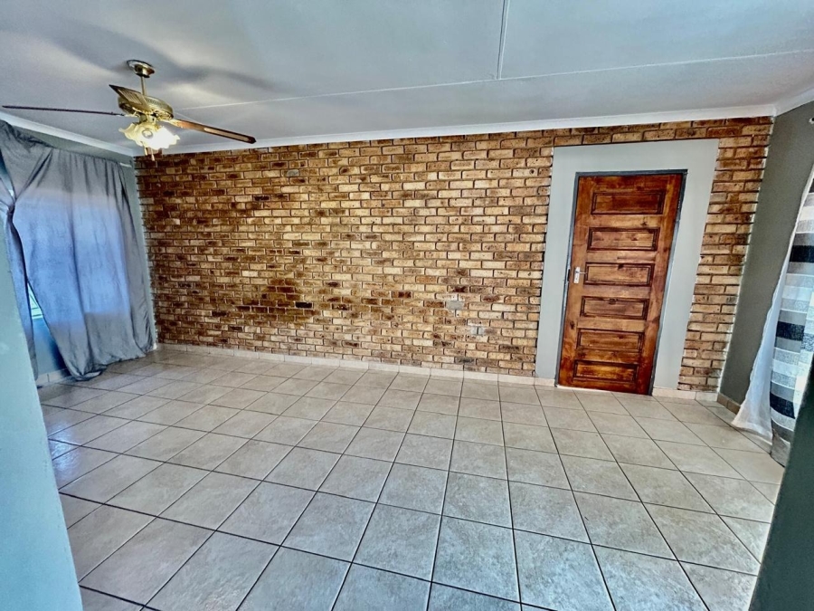 To Let 3 Bedroom Property for Rent in Geelhoutpark North West